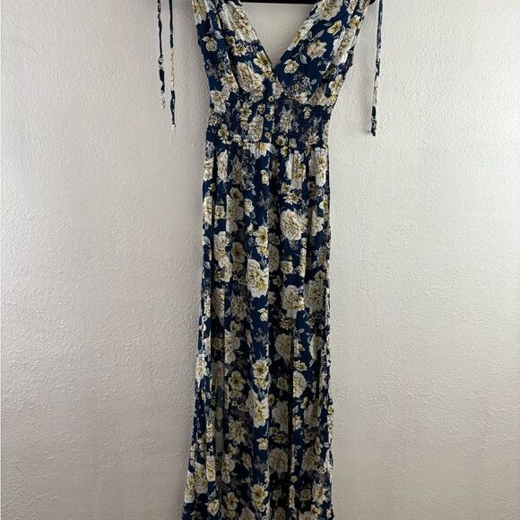 Live to be spoiled sleeveless floral print short sleeves blue dress size XS - Picture 2 of 8